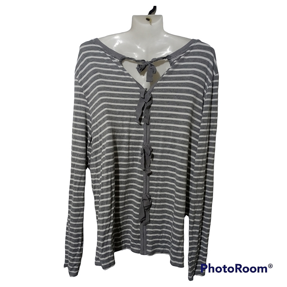 🤑5/$12 NWOT Cupio L/s Cut Out Back Super Soft Stripe Top L